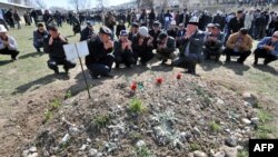 Вшанування пам'яті загиблих під час минулорічних заворушень у Киргизстані, 7 квітня 2011 року