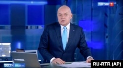 Iako je teško dokazati da su glasine dio orkestrirane kampanje Kremlja, postovi na društvenim mrežama o toj temi porasli su nakon što je jedna od najmoćnijih medijskih osoba u Rusiji, Dmitrij Kiseljov, to spomenuo u svojoj popularnoj emisiji na državnoj televiziji krajem januara.