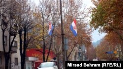 Zastave Hrvatske u takozvanom zapadnom dijelu Mostara