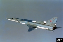 Un bombardier rusesc cu rază lungă de acțiune TU-22M fotografiat în august 2007.