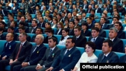 Ахмаджон Усманов, снятый 4 февраля с должности хокима Ташкентской области, изгнан из Сената Олий Мажлиса.