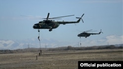 Հայկական Զինված ուժերի ուղղաթիռները զորավարժությունների ժամանակ, 13-ը նոյեմբերի, 2014թ․