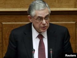 Premijer Lukas Papademos