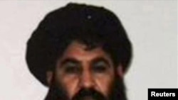 له ارګ ماڼۍ څخه خپره شوې اعلامیه کې ویل شوي چې د ملامنصور احتمالي وژل د طالبانو د هغو ډلو لپاره نوی فرصت دی
