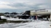 Consecinţele tragediei din 5 mai de pe Aeroportul Şeremetievo din Moscova. Echipajul a pornit alarma şi a cerut aterizare de urgenţă la scurt timp după decolare.
