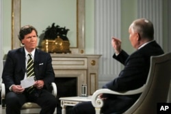 Carlson Tucker i-a luat lui Vladimir Putin un interviu de două ore, în care acesta a prezentat principalele narative ale propagandei rusești.
