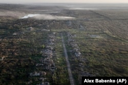 Satul distrus Klișciivka, fotografiat în septembrie 2023. Poziția lui Vladislav era lângă biserica veche (stânga sus).