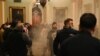 Сторонники Дональда Трампа в здании конгресса США.