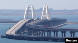 Atacul cu dronă asupra unui petrolier ar fi avut loc la câteva mile marine sud de Podul Crimeei