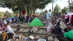Hiljade migranata blokirani na granici Grčke i Makedonije