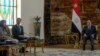 Secretarul de stat american Antony Blinken, alături de ambasadorul SUA în Egipt, Herro Mustafa Garg, se întâlnește cu președintele egiptean Abdel Fattah Al-Sissi. Cairo, Egipt, 6 februarie 2024. 