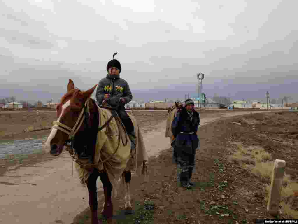 Many of the fishing villages and settlements on the banks of the Aral have declined in tandem with the sea&#39;s demise.&nbsp; 