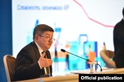 Акылбек Жапаров.