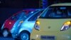 Индийская модель Tata Nano (на фото) - самый дешевый в мире массовый автомобиль - вряд ли заинтересует российских покупателей. А новые "бюджетные" модели фирм Nissan и Volkswagen?
