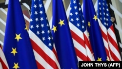 Comerțul și investițiile dintre Uniunea Europeană și Statele Unite reprezintă 42% din produsul intern brut mondial.