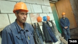 2010 йил баҳорига келиб Россия қурилишларининг қайта жонлангани натижасида бу қурилишлардан иш топган ўзбек мардикорлари сони ҳам ошди.