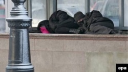 По собственной воле бомжами не становятся...