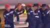 Кыргызстанцы со слезами на глазах встречали родственников погибших.
