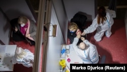 Prva vakcina odobrena u Srbiji je Sinofarm a od početka pandemije nabavljeno je više od četiri miliona doza