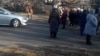 Жители Макеевки перегородили дорогу с требованием выдать талоны на бесплатную еду