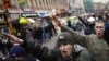 Мустақил кузатувчилар¸ Россиядаги аксар миллатчи гуруҳларнинг бевосита ҳукумат кўрсатмаси остида фаолият юрғизишини таъкидлашмоқда.