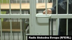 Izvještaj Komiteta Vijeća Evrope za sprečavanje mučenja i nečovječnog ili ponižavajućeg postupanja ili kažnjavanja (CPT) ukazao je na prisutnost seksualnog, fizičkog i psihičkog zlostavljanja zatvorenika i degradirajuće uslove, posebno u zatvorima u Sarajevu i Mostaru. 