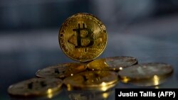 Încrederea investitorilor în cryptomonede a început să scadă, iar cotațiile mai multor monede virtuale a înregistrat o prăbușire. 