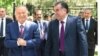 Президент Узбекистана Ислам Каримов очень очень радостно встретил своего таджикского коллегу Эмомали Рахмона. Ташкент, 23 июня 2016 года.