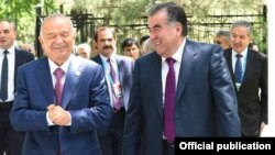 Президент Узбекистана Ислам Каримов очень очень радостно встретил своего таджикского коллегу Эмомали Рахмона. Ташкент, 23 июня 2016 года.