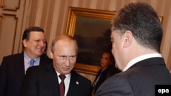 Зустріч президента України Петра Порошенка та президента Росії Володимира Путіна у Мілані 