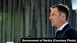 „Danas sam srećan jer sam dokazao da nisam ništa ukrao. Želim da moja deca znaju da njihov otac nije plagijator“, napisao je Siniša Mali nakon što je Sud poništio rešenje kojim je označen kao plagijator
