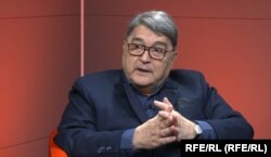 Scriitorul, jurnalistul și diplomatul Emil Hurezeanu este propus de PNL pentru funcția de ministru de Externe.