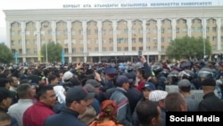 Kazakhs gather in the center of the southern town of Kyzylorda to protest proposed land sales on May 1.