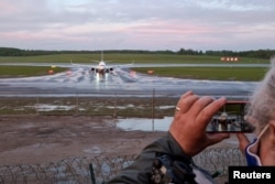 Deturnarea aeronavei Atena- Vilnius la bordul căreia se afla jurnalistul Roman Protasevici a avut loc înainte de alarma falsă a existenței unei bombe.