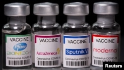 Trenutni cilj vakcina nije da se prenos bolesti COVID-19 svede na nulti stepen već da se olakšaju simptomi, smanji broj hospitalizacija i smrtnost.