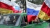Каждый из кураторов привносит свою лепту, свое особое видение того, на каких условиях работать с Южной Осетией, как ее контролировать, а цхинвальцы, как получается, должны всем угождать и схватывать на лету все нововведения