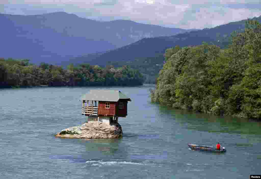 Srbija - Rijeka Drina, nedaleko od Bajne Bašte, 22. maj 2013.