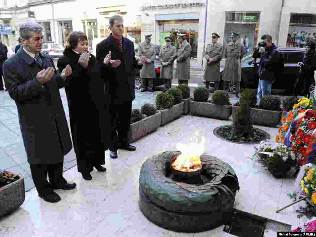 Polaganje vijenaca na spomen obilježje Vječna vatra, Sarajevo, 01. mart 2012.