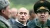 Эксперты сходятся на том, что пока все в России слишком зависит от одного человека и опасаются, что эта тенденция сохранится