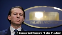 Premierul Florin Cîțu după o conferință de presă la Guvern, februarie 2021