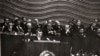 Ceaușescu a făcut multe vizite la Moscova pentru ajutor sau în semn de respect. În imagine, vorbește cu prilejul centenarului Lenin.(20 aprilie 1970). În decembrie 1989 era pentru ultima dată la Kremlin. Sursa: Fototeca online a comunismului românesc; cota:18/1970
